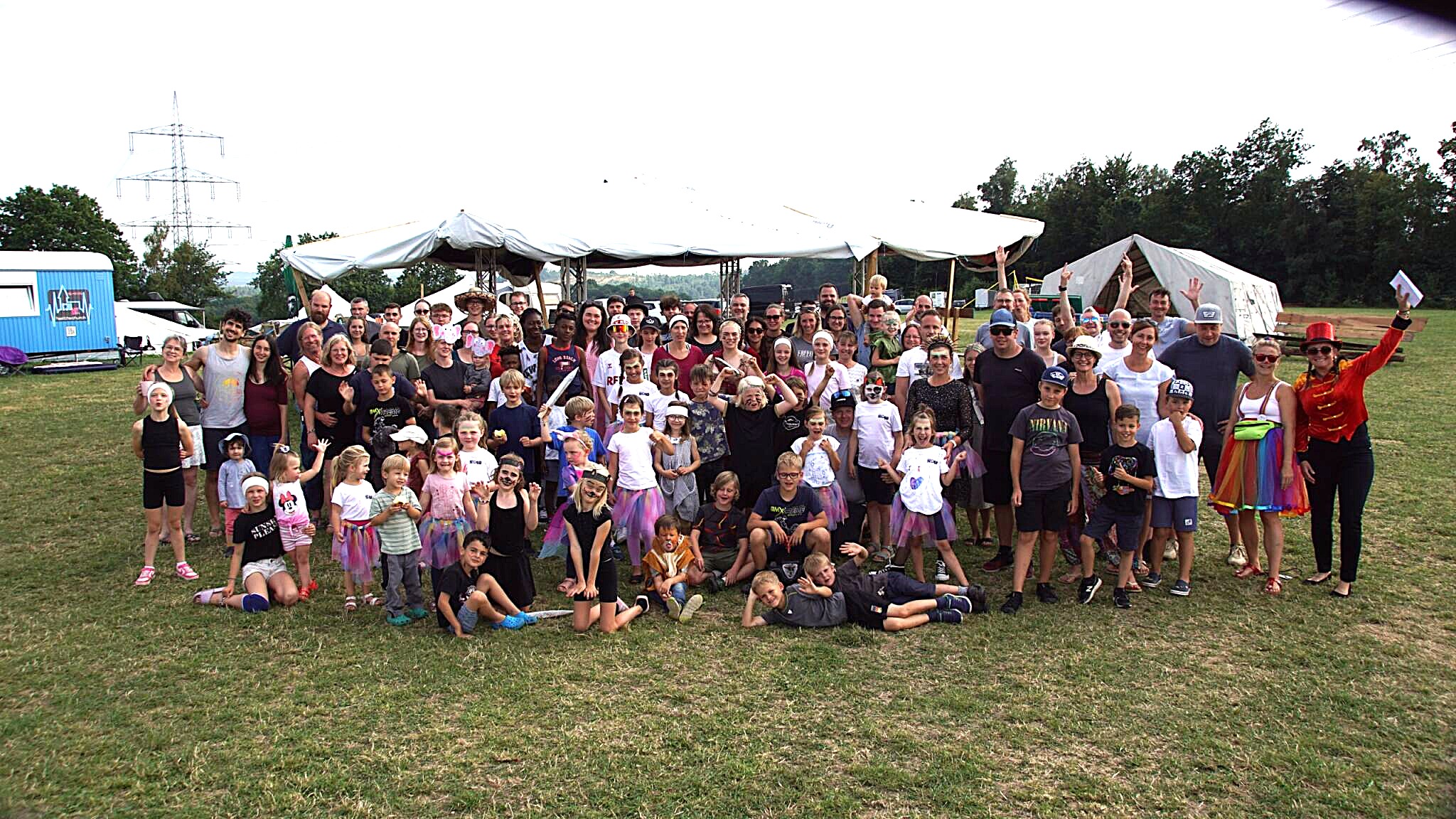 Manege frei für Gemeinschaft, Glaube und Abenteuer: Das Familien-SOLA in Elkhausen begeistert mit Zirkusflair und Zeltstadt-Romantik